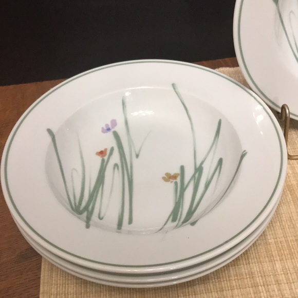 Mikasa Sketchbook 9" Bowls 4 total. - Picture 2 of 4